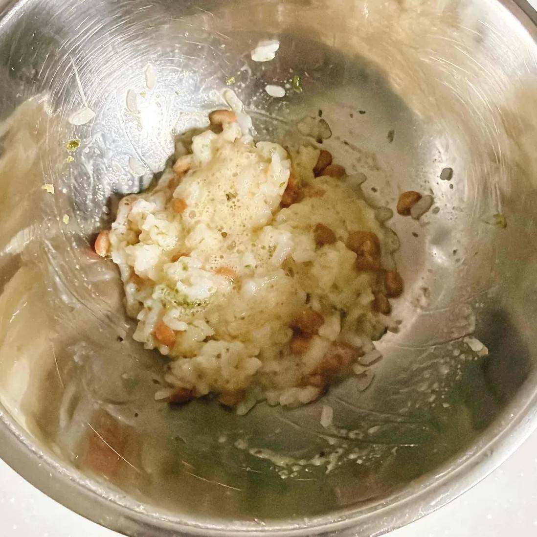 タカノフーズ公式の「納豆ごはんのおやき」のレシピ