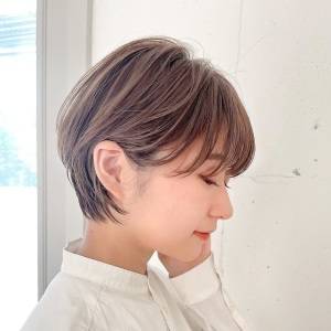 ナチュラルな耳掛けショート 