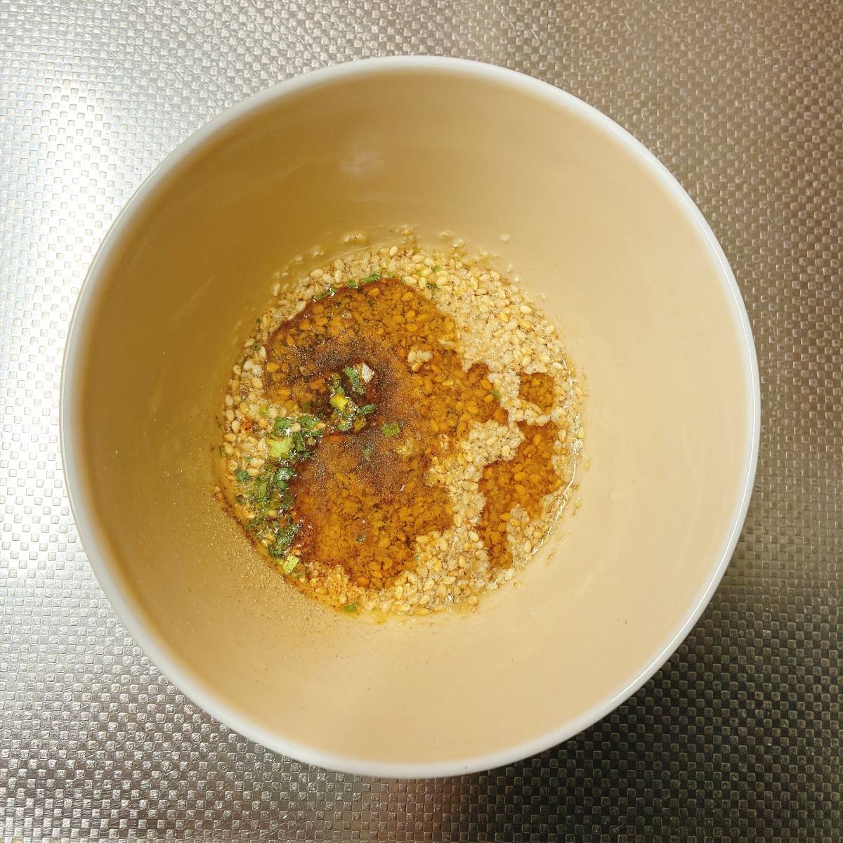 サッポロ一番公式の「ねぎ豚しゃぶの汁なし麺」のレシピ