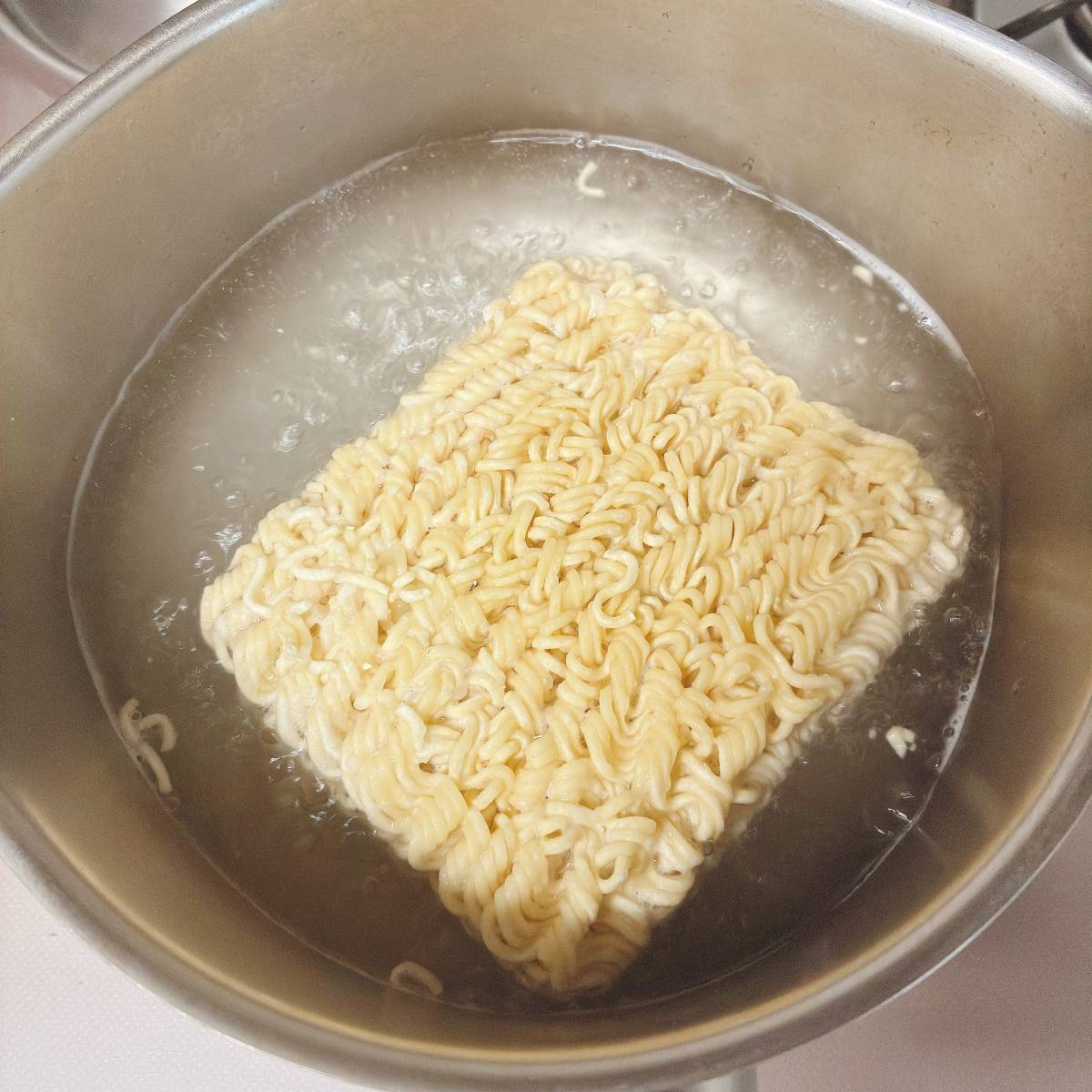 サッポロ一番公式の「ねぎ豚しゃぶの汁なし麺」のレシピ