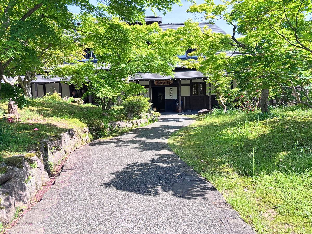 江口だんご本店 入り口