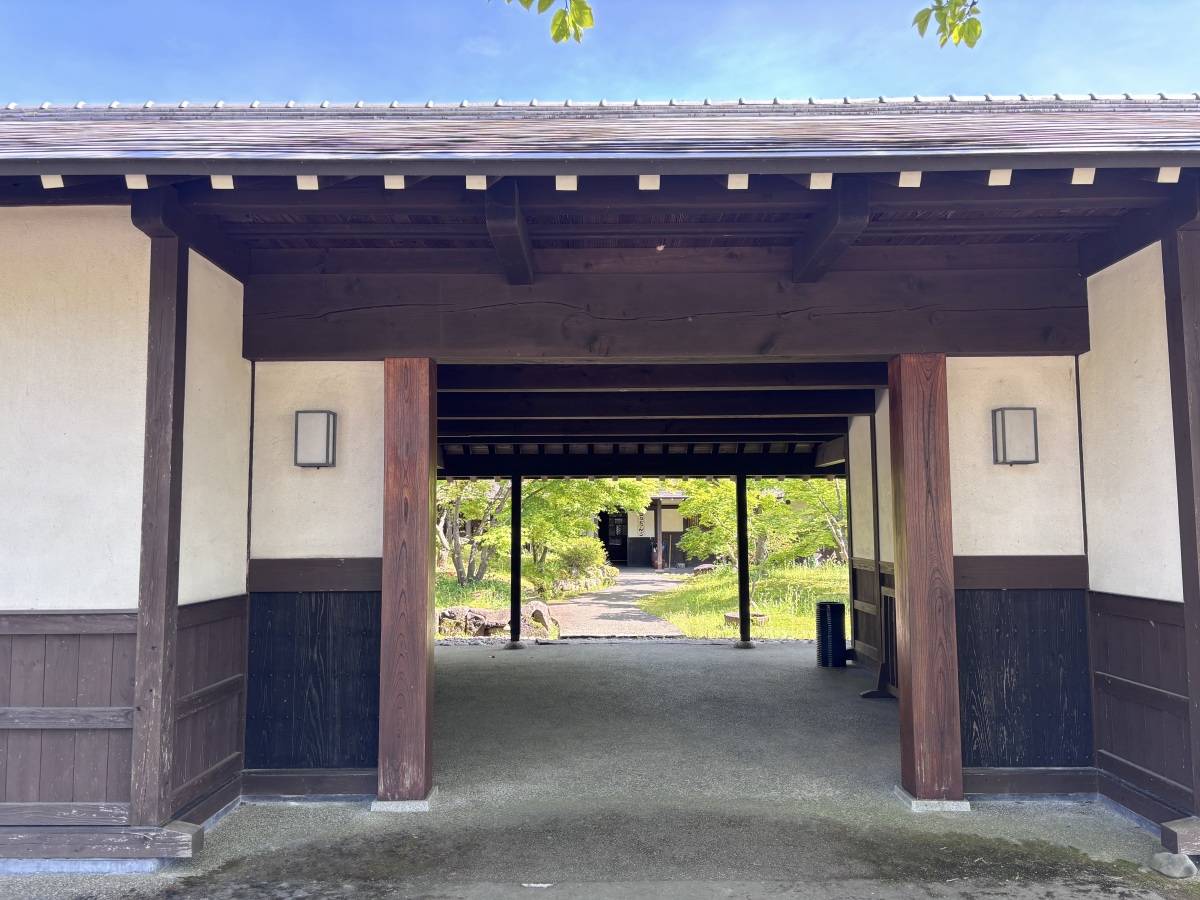 江口だんご本店 門