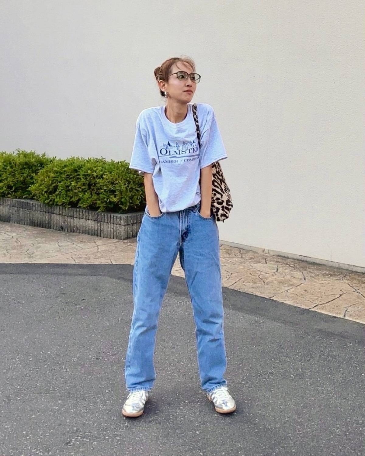ロゴTシャツを合わせる!