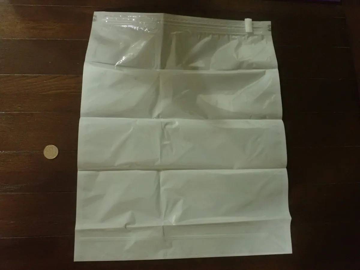 DAISO(ダイソー):衣類用圧縮袋(40cm×50cm)