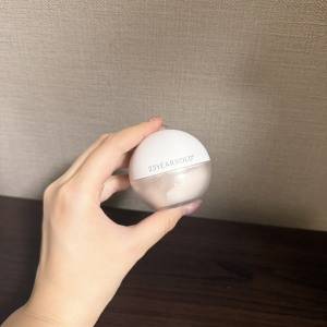 テカリも血色感も欲張りたい方に！ 23yearsoldの「ダーマシンゼロセバムライスパウダー ピンク」