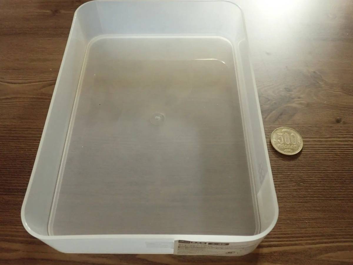DAISO(ダイソー):積み重ね収納ボックス(浅型、15.2cm×21.5cm×4.3cm)