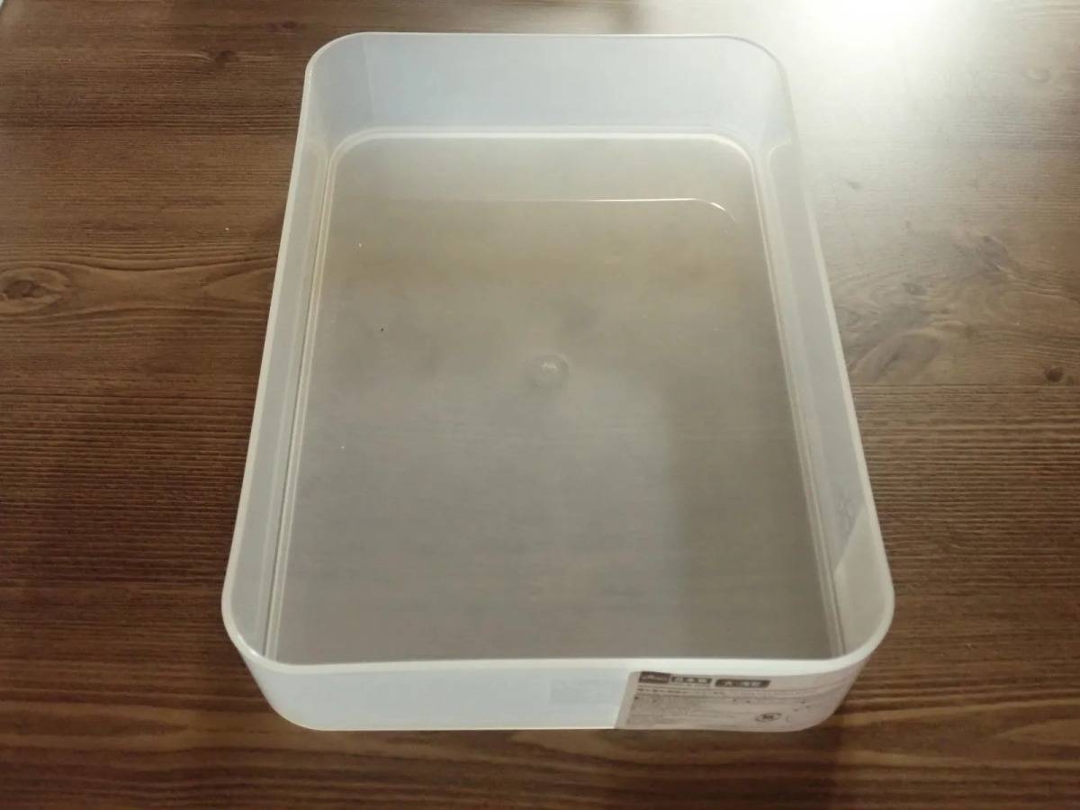 DAISO(ダイソー):積み重ね収納ボックス(浅型、15.2cm×21.5cm×4.3cm)