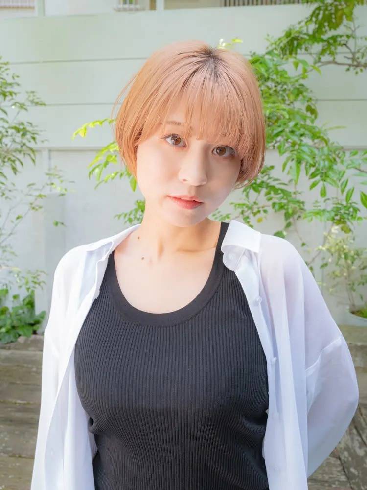 個性派カラーのショート