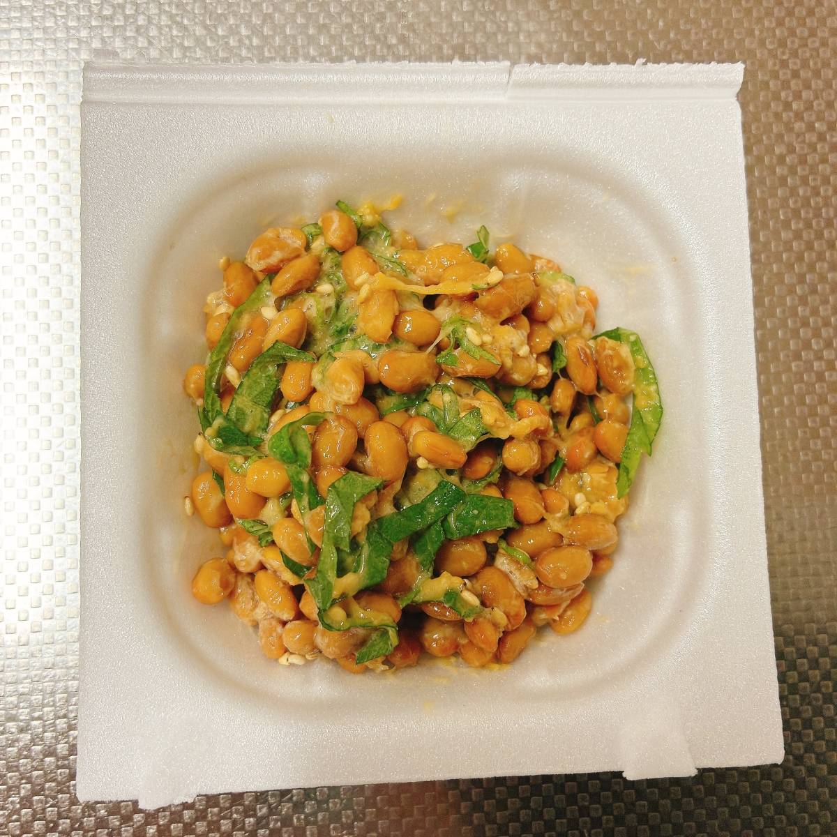 タカノフーズ公式の「納豆と揚げのパリパリ焼き」のレシピ