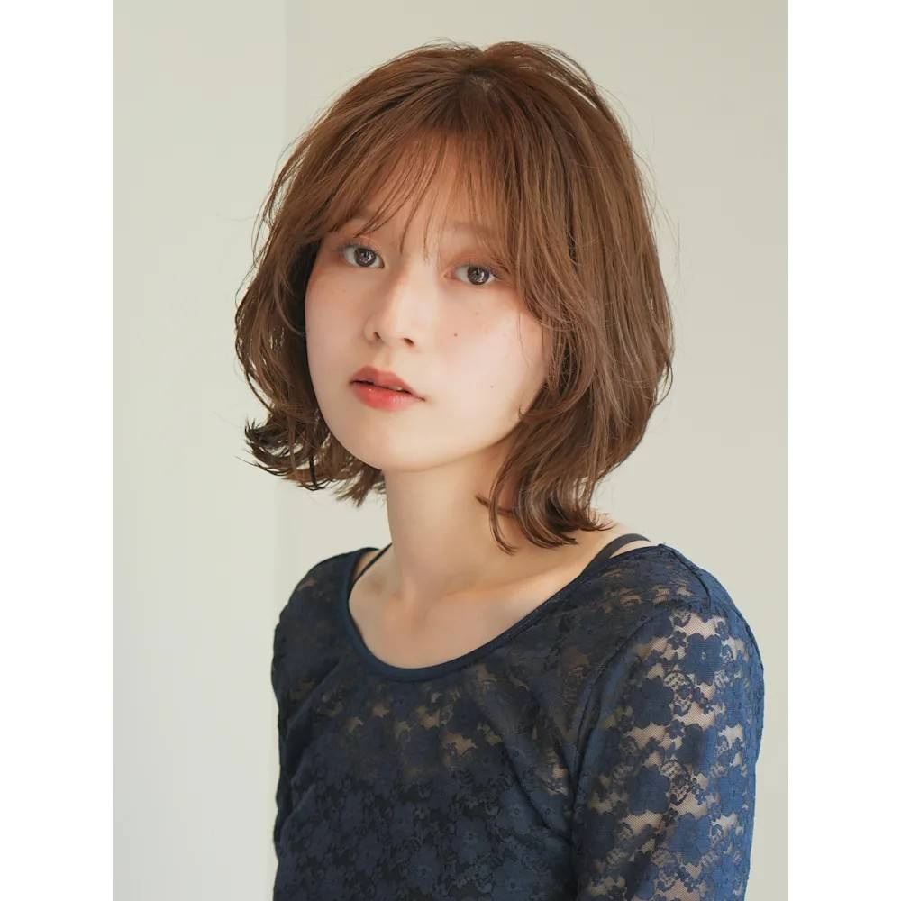 立体的なぱつっとボブ