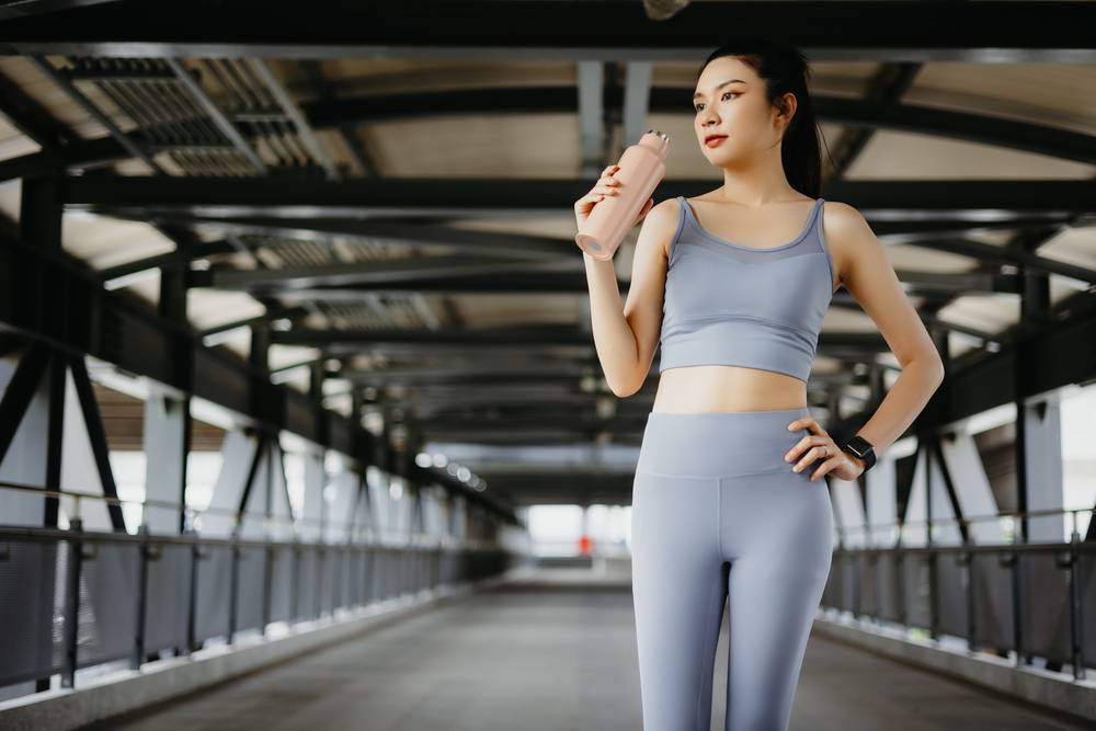 女性