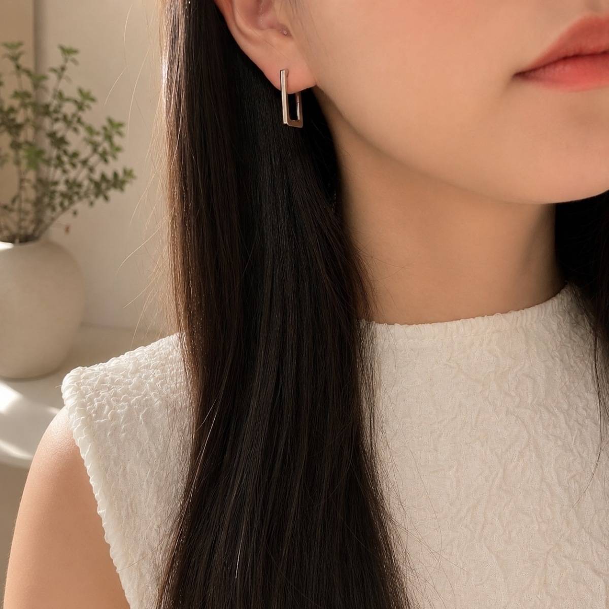 PLUS VENDOME バゲットキャッチレスピアスの着画