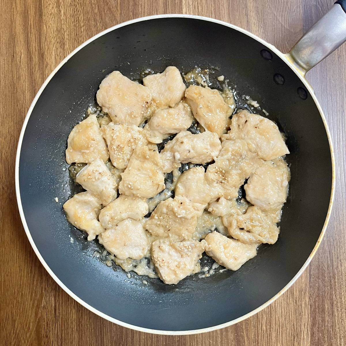 ヤマキ公式の「簡単調理で手間なし！鶏むね肉の照りマヨチキン」のレシピ
