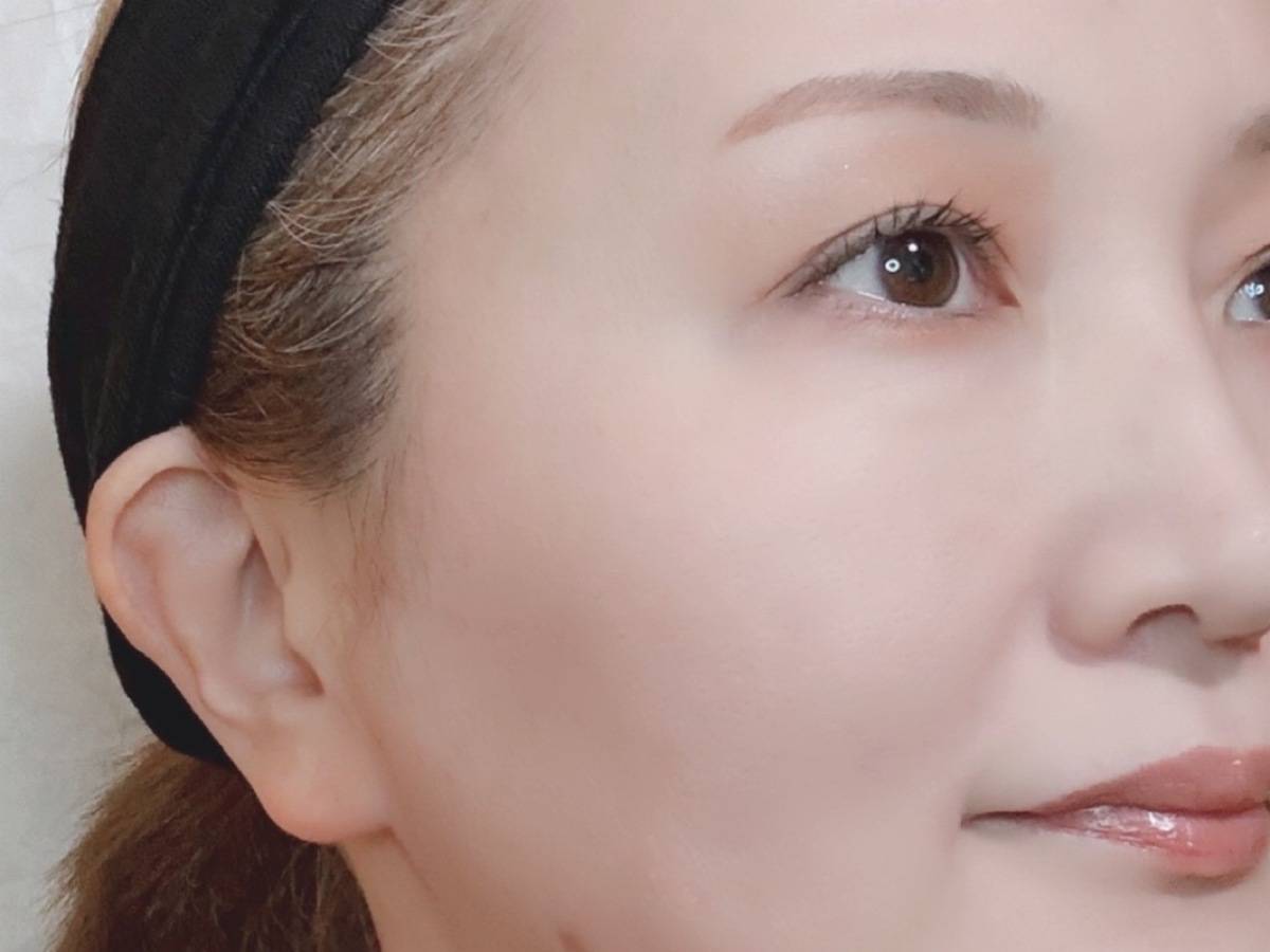 Fujiko フジコ あぶらとりウォーターパウダーNEO メイク直し クッション 塗布後 筆者顔