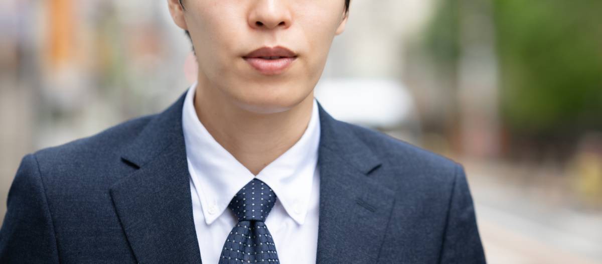 真顔の人