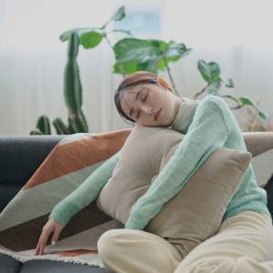 【睡眠の悩み】寝ても疲れが抜けない……。原因とおすすめの過ごし方とは？