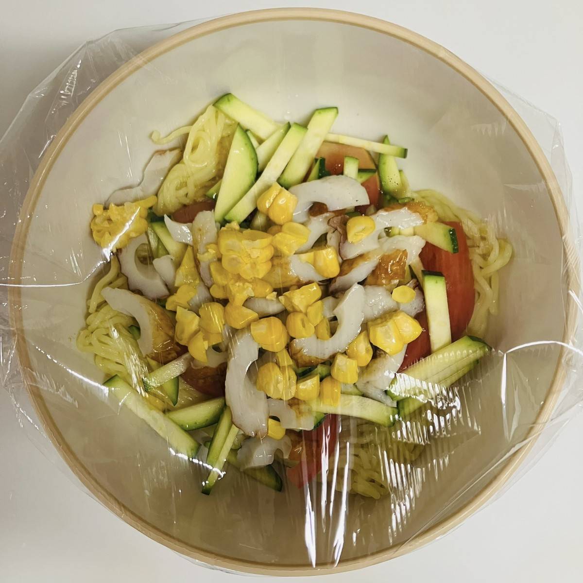 マルちゃん公式の「夏野菜たっぷり!カラフル塩焼そば」のレシピ