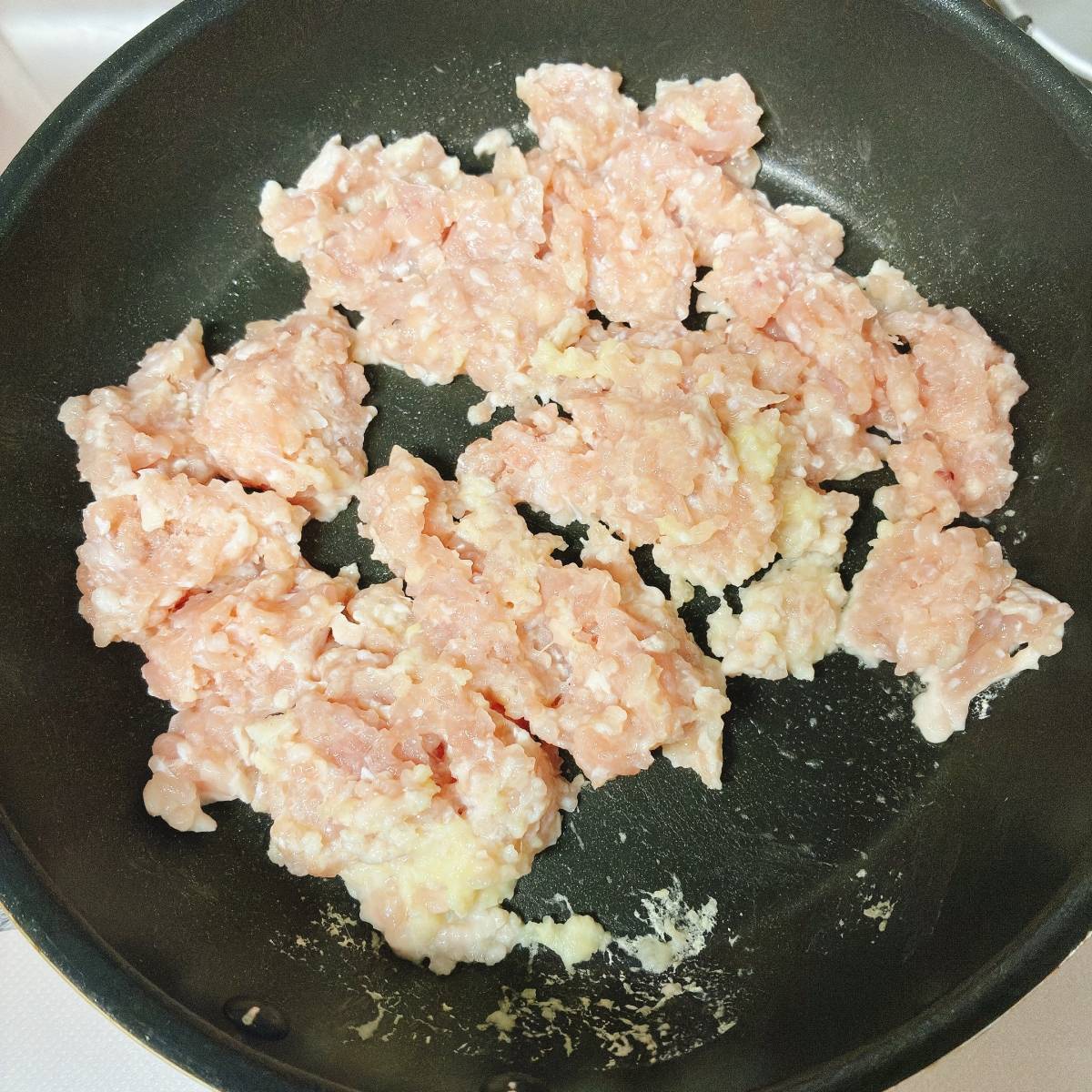 JAグループ公式の「小松菜と挽肉の炒め物」のレシピ