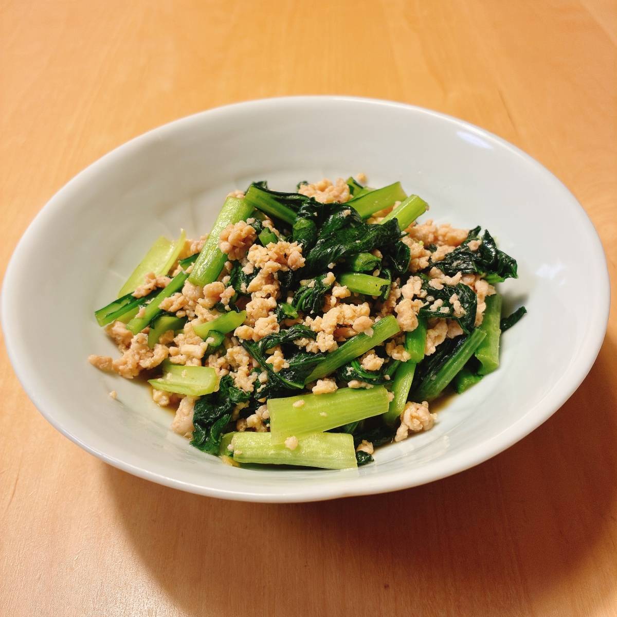 JAグループ公式の「小松菜と挽肉の炒め物」のレシピ