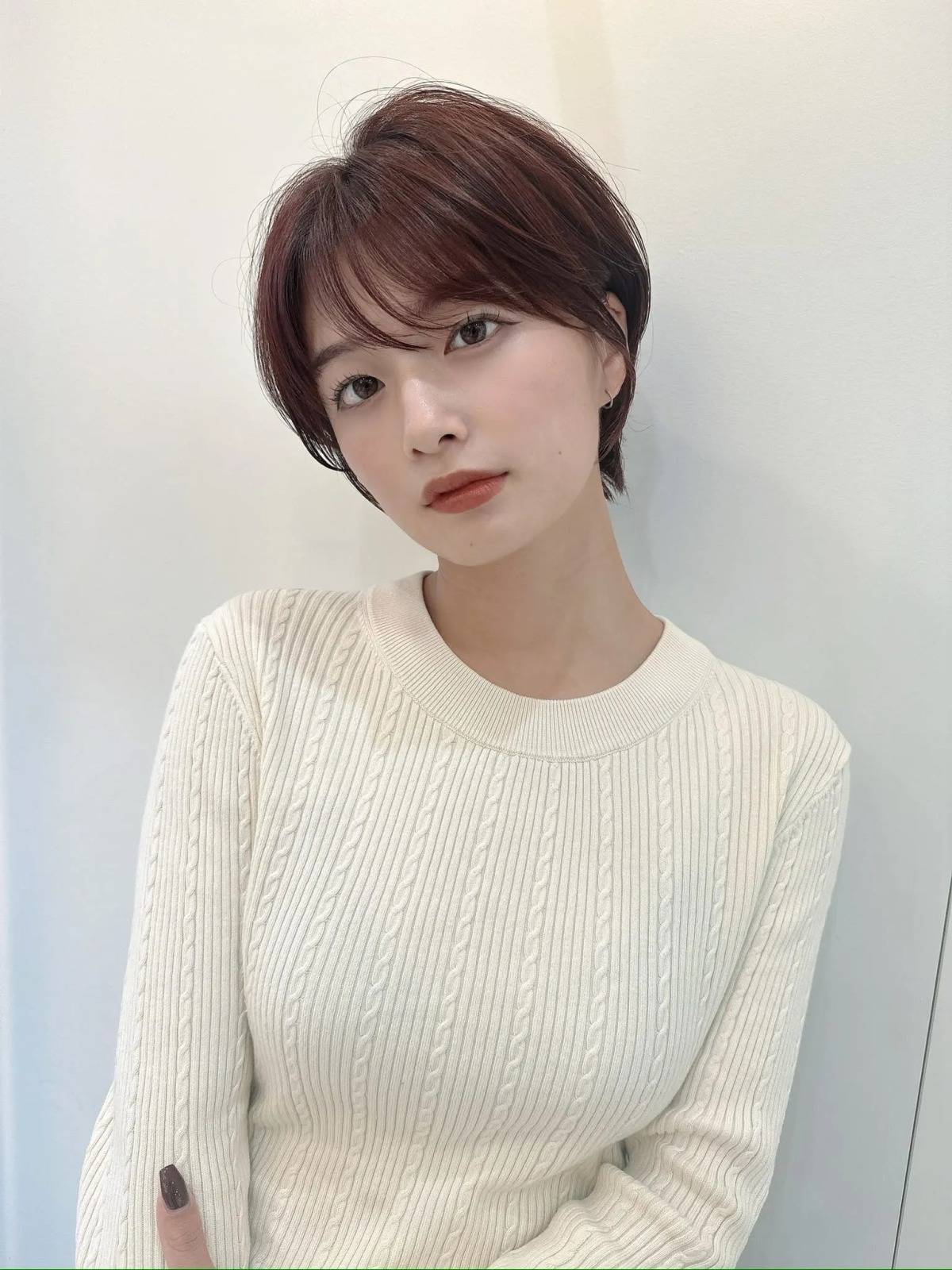 上品見えするくびれショート