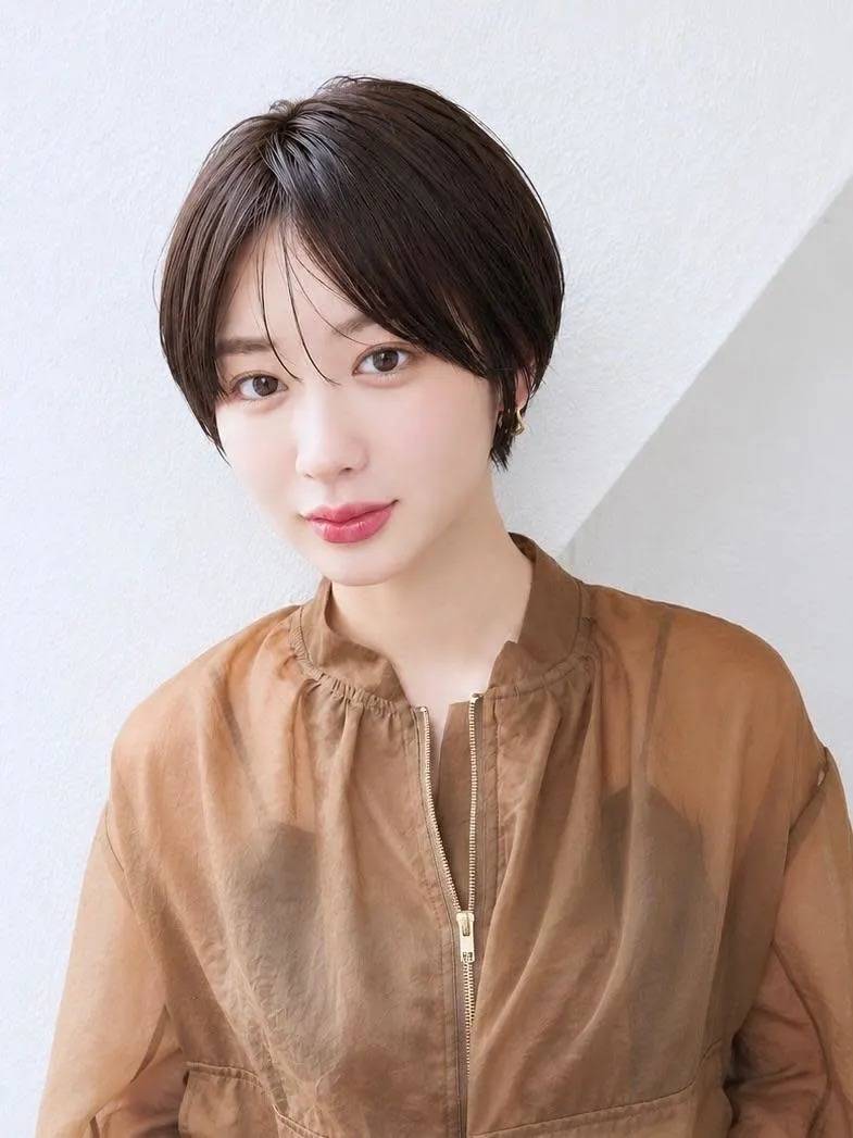 シースルーバングのシンプルショート