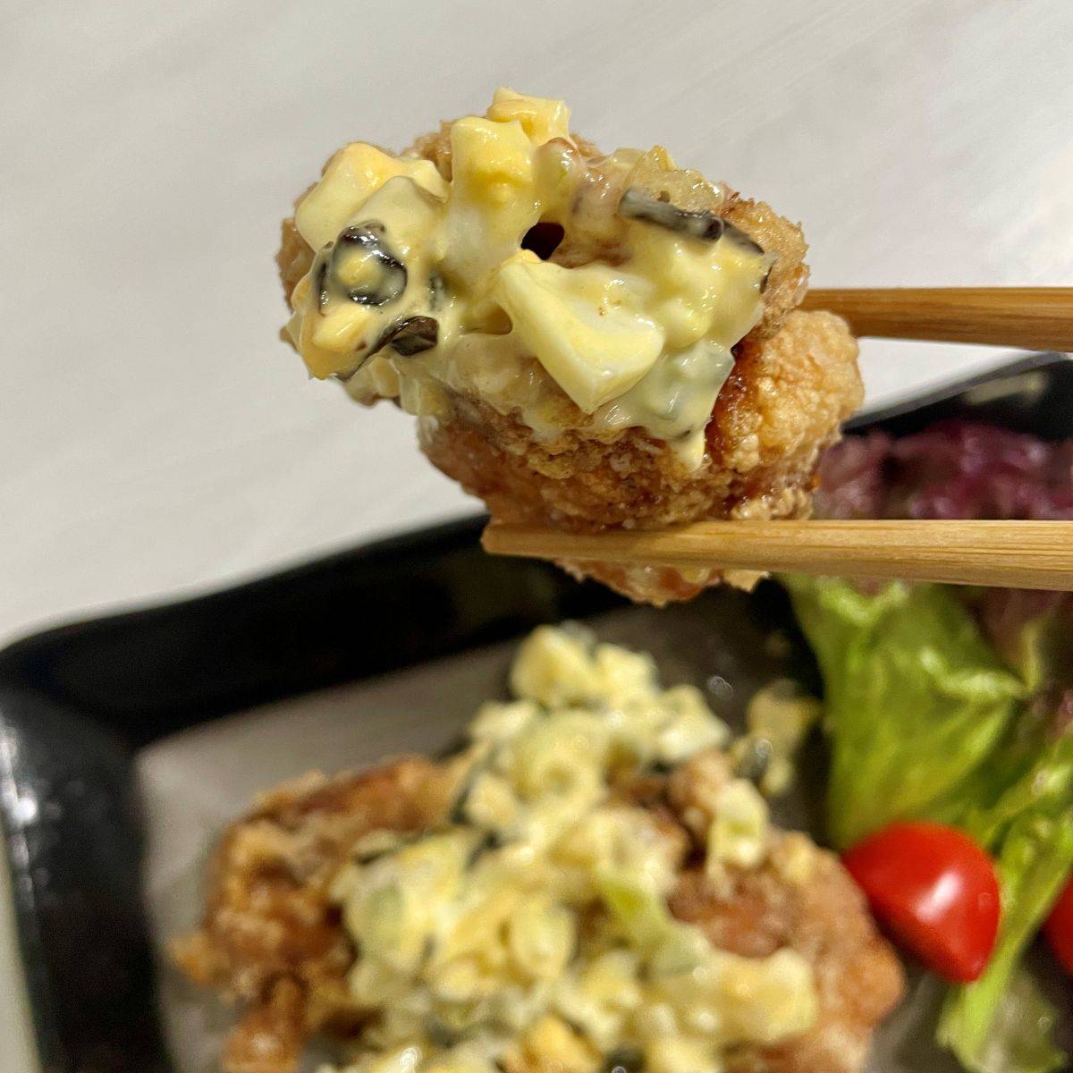 くらこん公式の「つぶ塩タルタルのチキン南蛮風」のレシピ