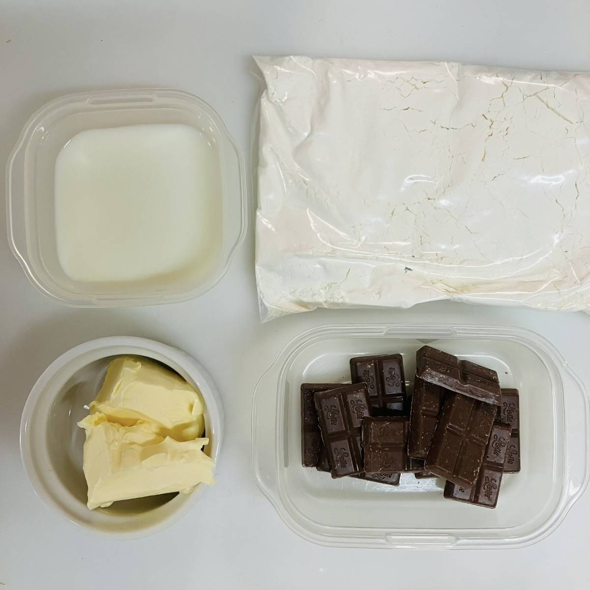 森永公式の「ダースたっぷり2色のチョコスコーン」のレシピ