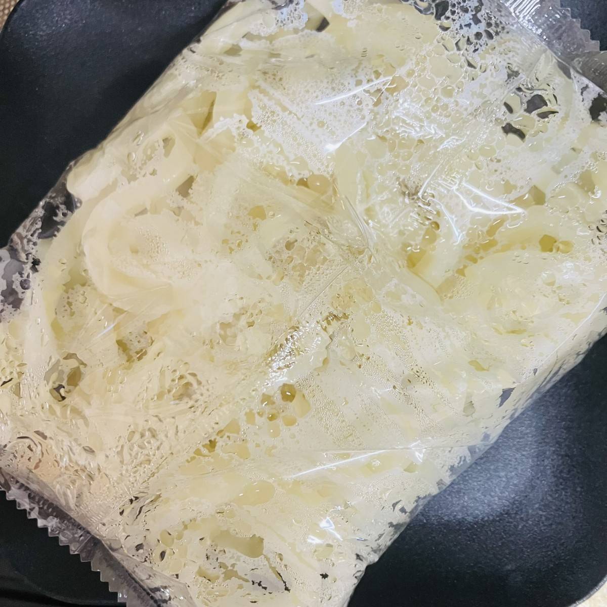 テーブルマーク公式の「トマトのねぎまみれうどん」のレシピ