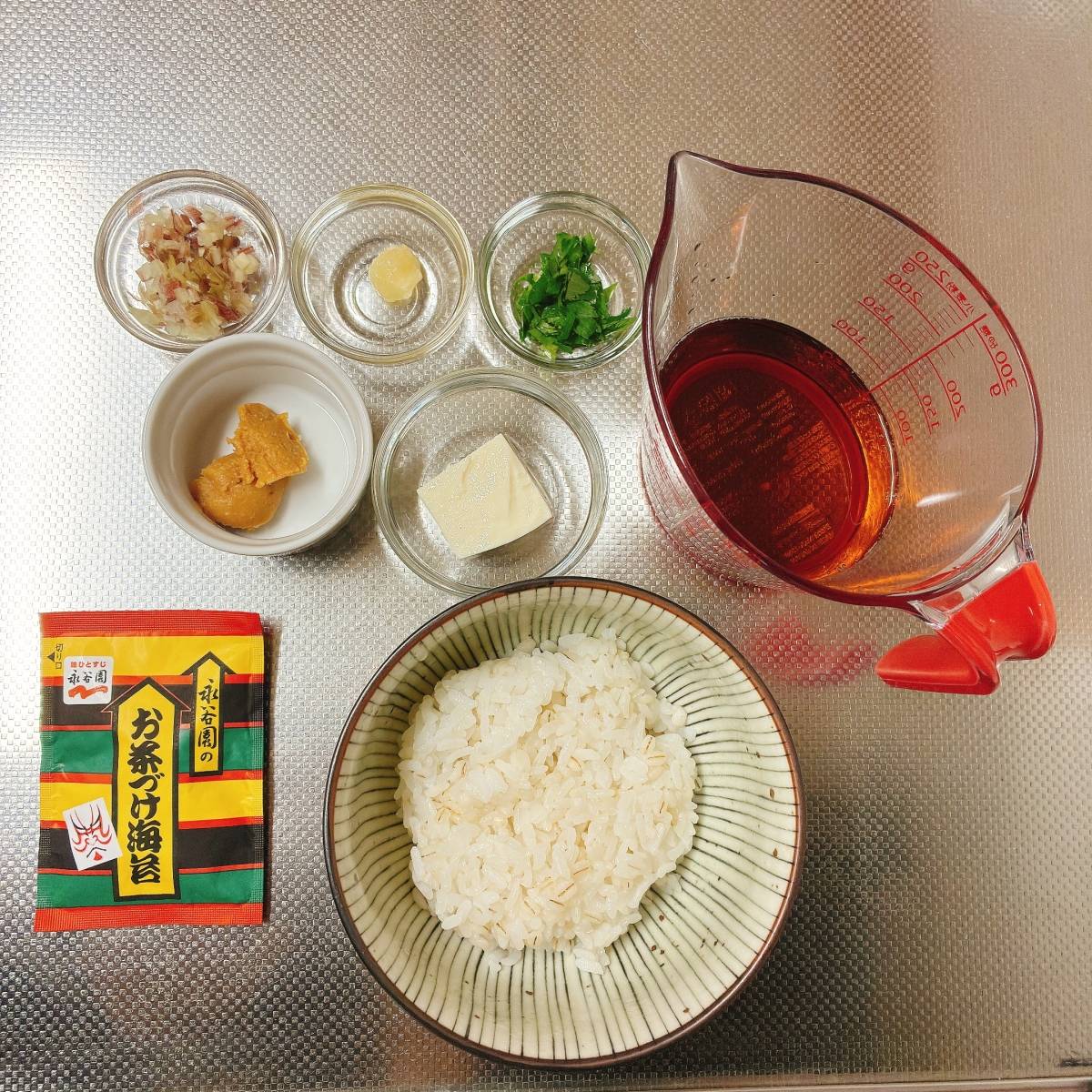 永谷園公式の「薬味たっぷり味噌と豆腐の茶漬け」のレシピ