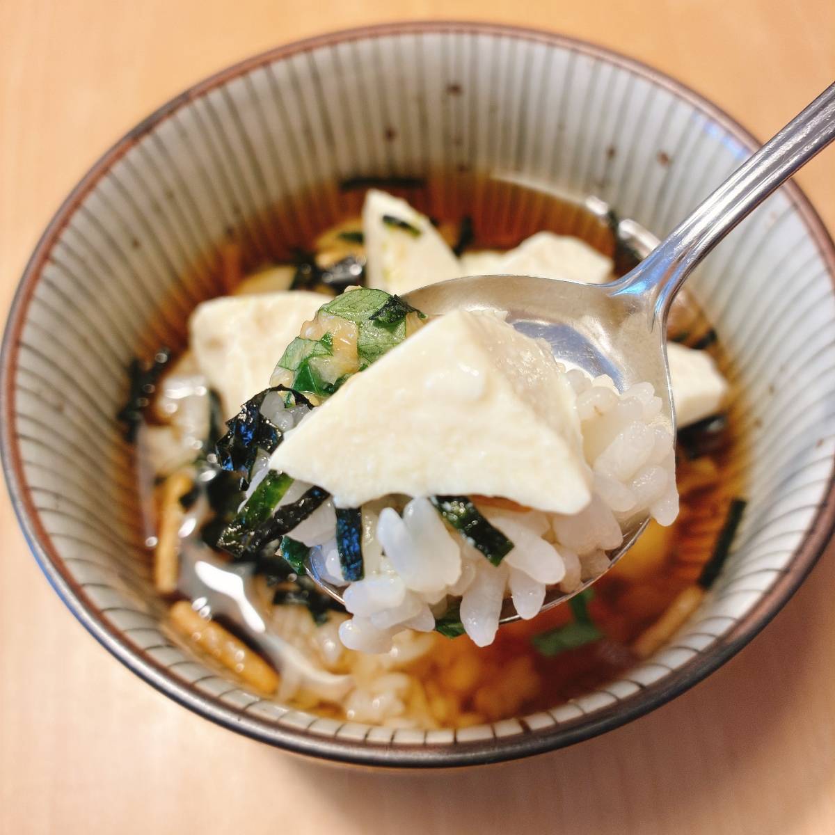 永谷園公式の「薬味たっぷり味噌と豆腐の茶漬け」のレシピ
