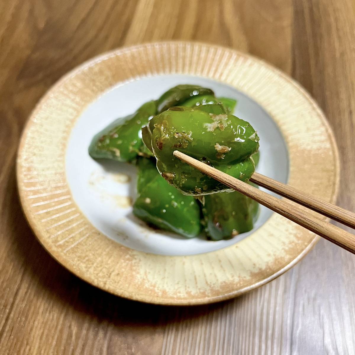 JAグループ公式の「焼きピーマンのパルメザンバルサミコ酢あえ」のレシピ