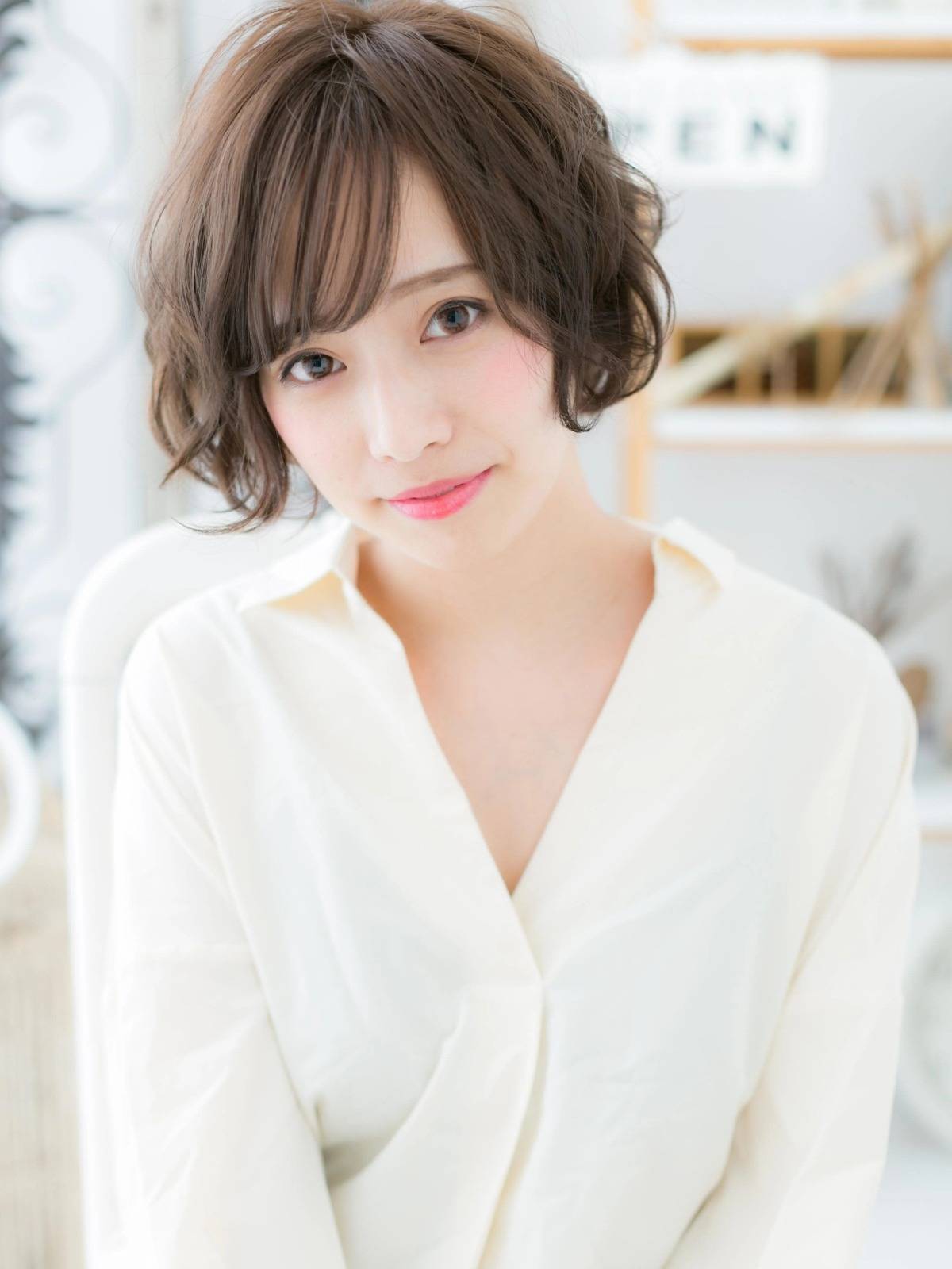 大人可愛いウルフカールボブ