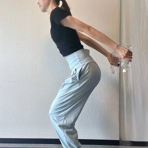 運動が嫌いな人に朗報。ペットボトルを使った「老化防止」の簡単エクサ