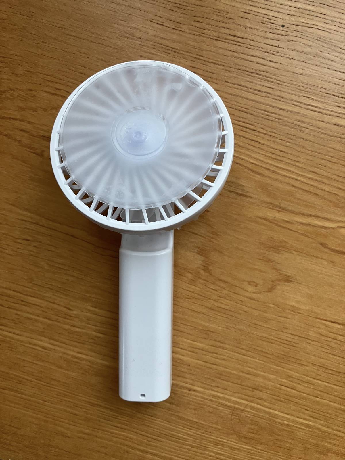 セリアの吸盤付きやわらかアイスパック