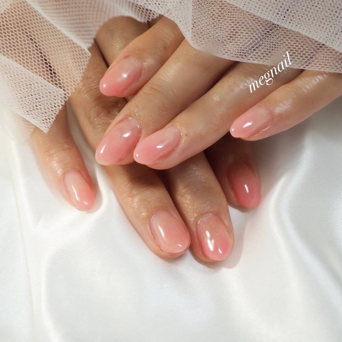 コーラルピンクネイル