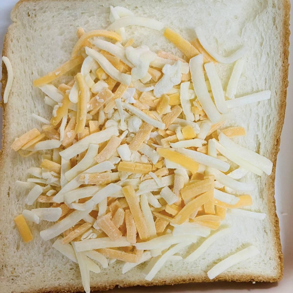 タカノフーズ公式の「納豆チーズトースト」のレシピ