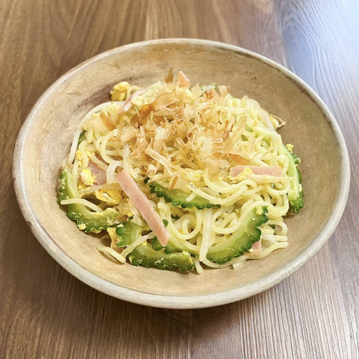 マルちゃん公式の「ゴーヤチャンプルー風焼そば」のレシピ