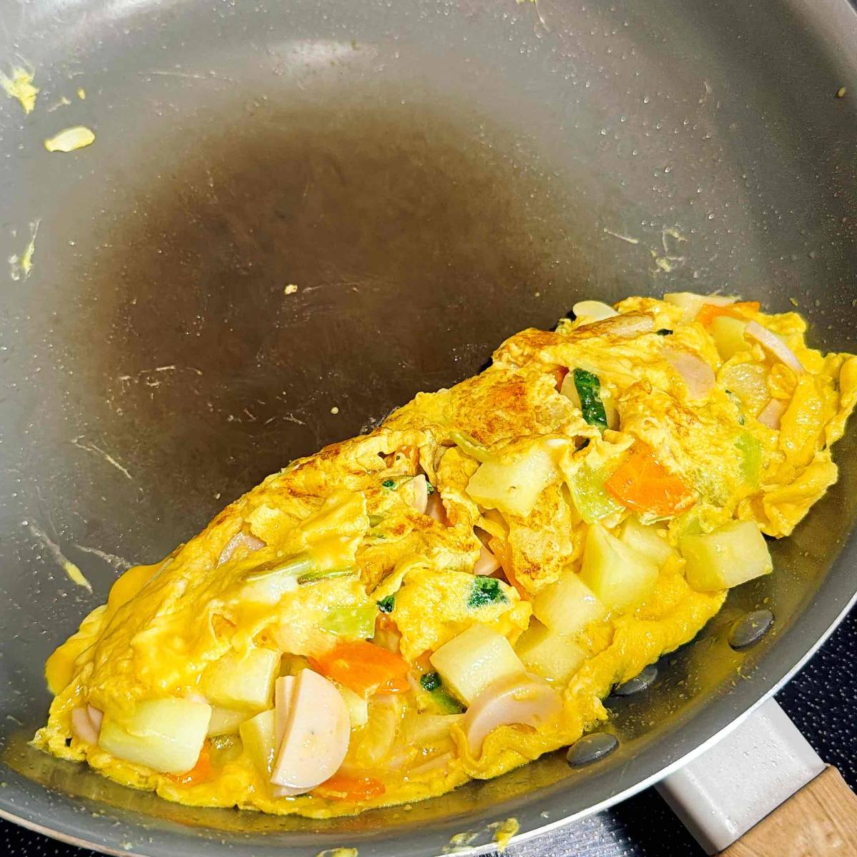 JAグループ公式の「かぼちゃと魚肉ソーセージ小松菜のオムレツ」のレシピ
