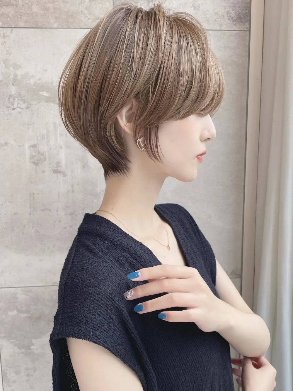 前下がりシルエットショート
