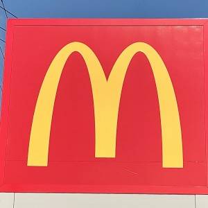 【マクドナルド】新作コラボバーガーを本音レビュー！「美味しすぎて感動」「個人的に1番」などの声も