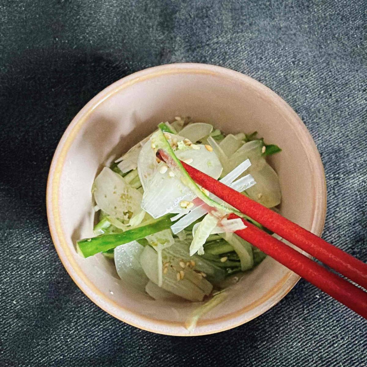 JAグループ公式の「キュウリとラッキョウのゴマ青海苔かけ」のレシピ