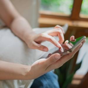断ったくせに連絡してくる……。振られた相手から連絡がくる心理と対処法