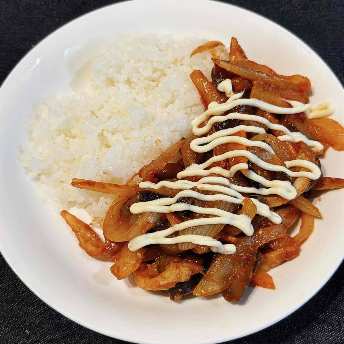JAグループ公式の「ケチャップとゴマ油で美味しい！ナス玉ねぎ人参炒め」のレシピ