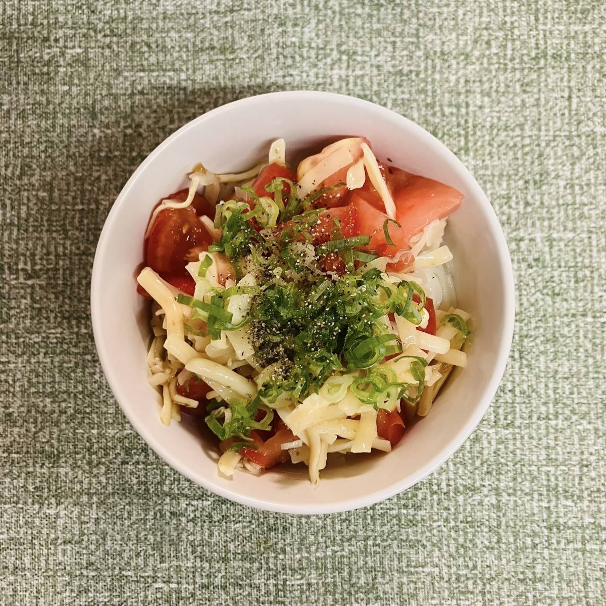 揖保乃糸公式の「完熟トマトとモッツァレラのパスタ風」のレシピ