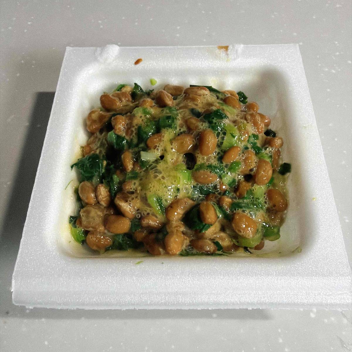 JAグループ公式の「納豆とニラの和風チーズトースト♪」のレシピ
