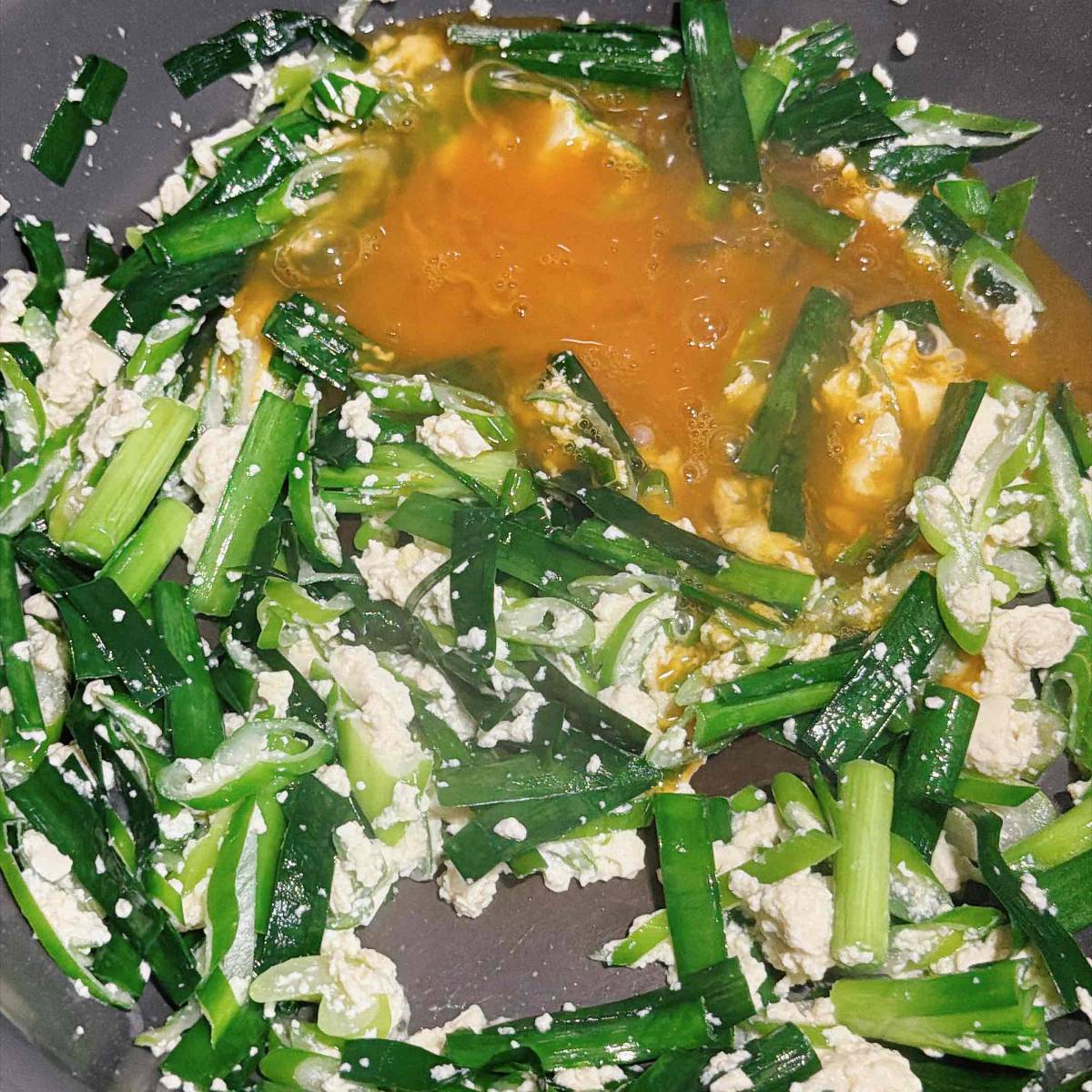 JAグループ公式の「ニラ豆腐の卵とじ」のレシピ