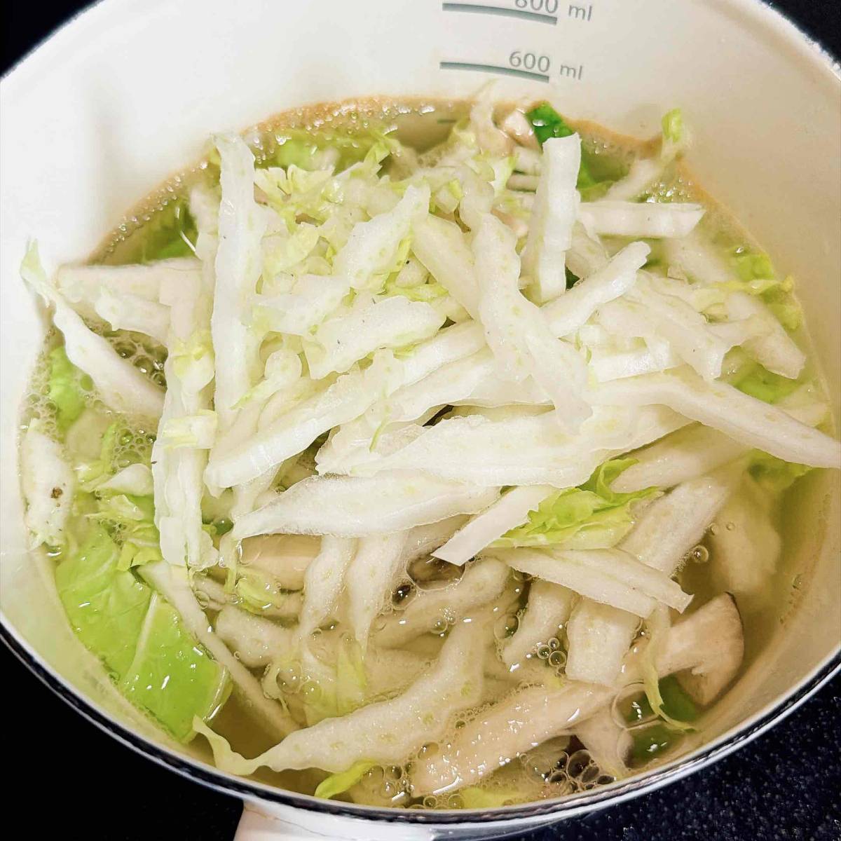 JAグループ公式の「白菜とニラとエノキタケのお味噌汁♪」のレシピ