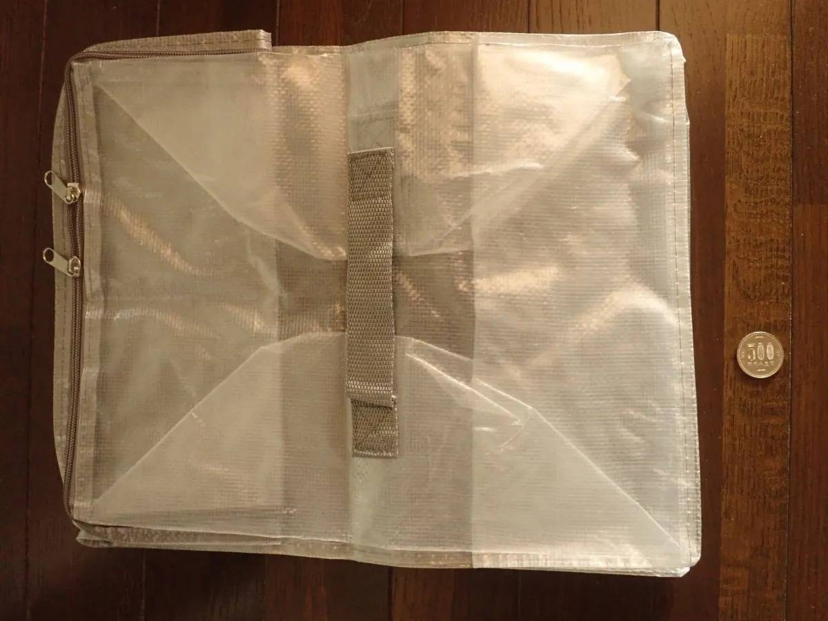 DAISO(ダイソー):クリアー収納袋(30cm×25cm×36cm)
