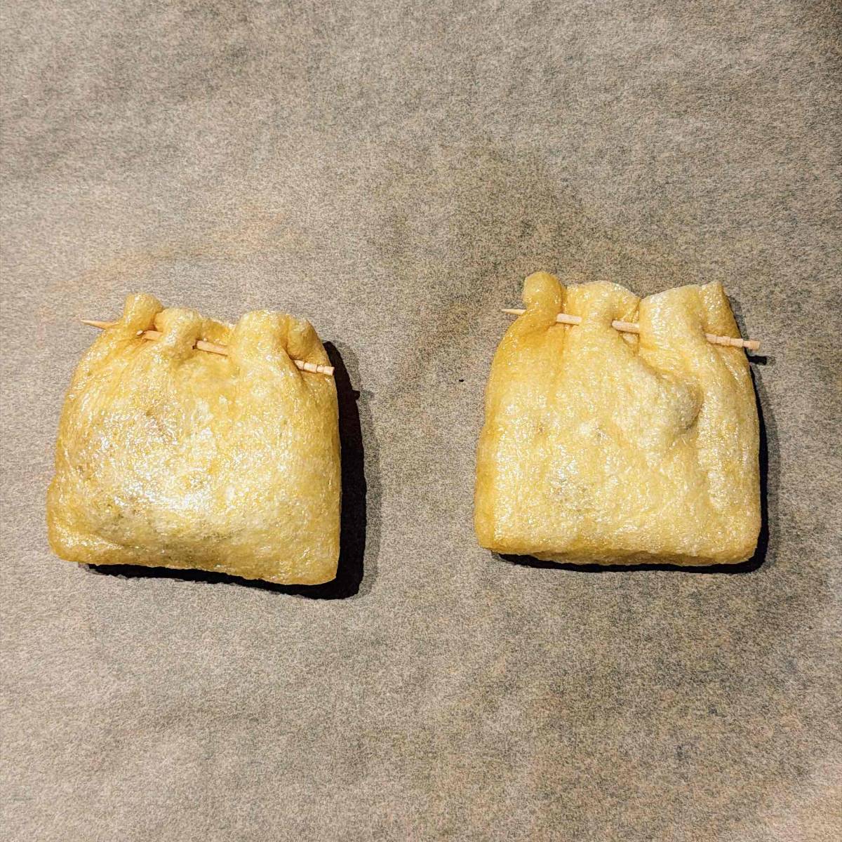 タカノフーズ公式の「チーズ納豆きつね焼き」のレシピ
