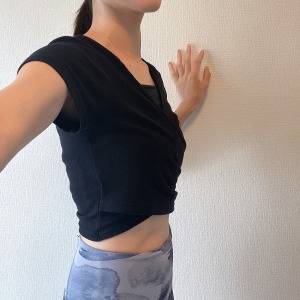 みるみる痩せ体質に変わるよ。壁を使った「代謝」を上げるストレッチ